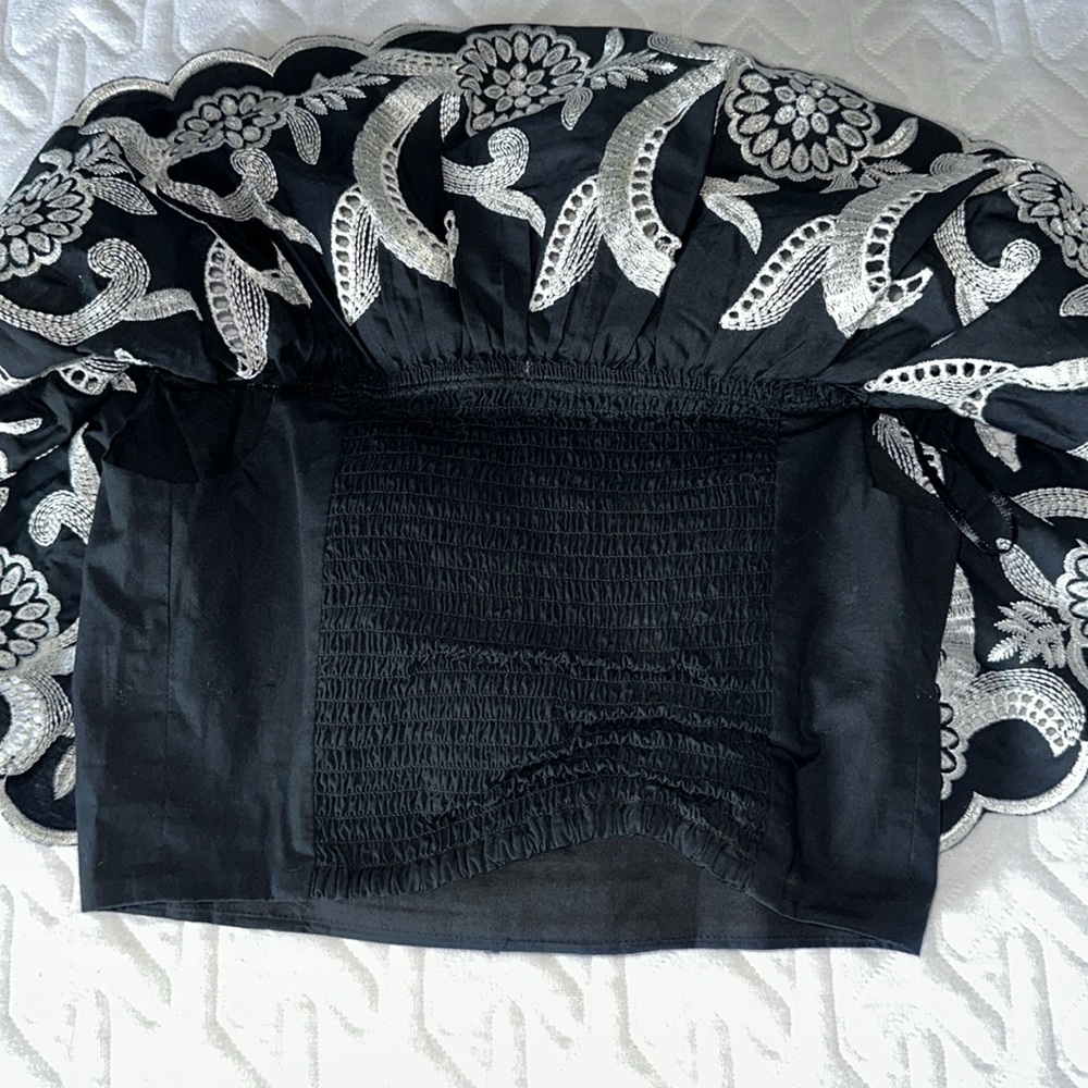 NWT Express off the shoulders floral top - Picture 4 of 7